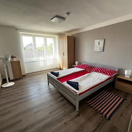 Apartmany Polepy エクステリア 写真