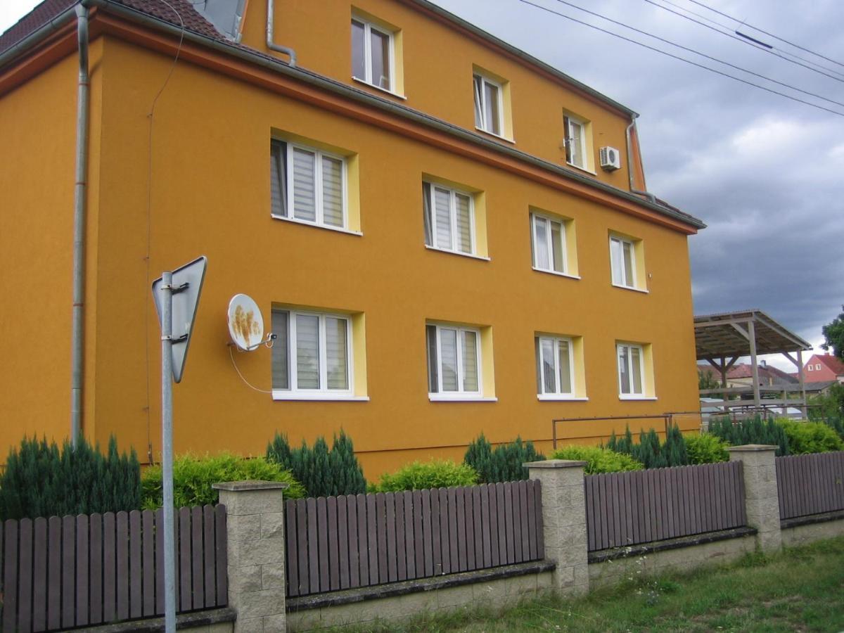 Apartmany Polepy エクステリア 写真