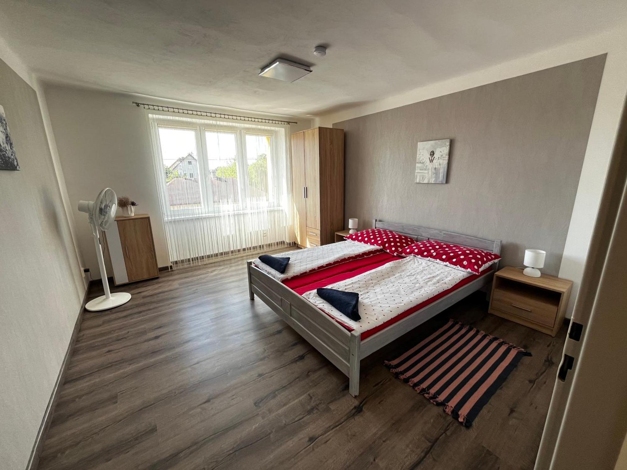 Apartmany Polepy エクステリア 写真